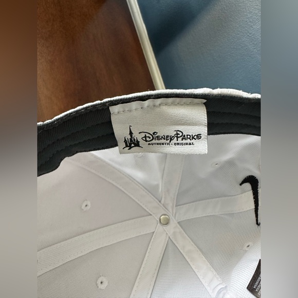 Disney Parks Nike Mickey Mouse Embroidered White Baseball Cap - Picture 8 of 10